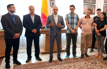 Ambassador inaugurating Indian handicraft exhibition at Prahova County Museum